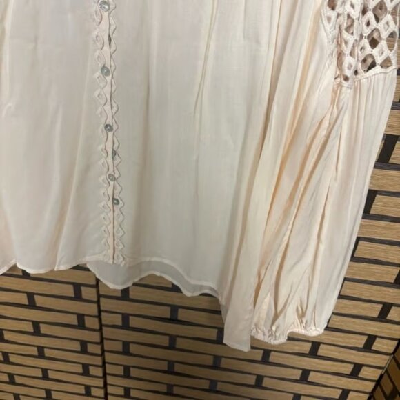Sundance Cream Crochet Blouse Size Large Petite - Picture 4 of 6